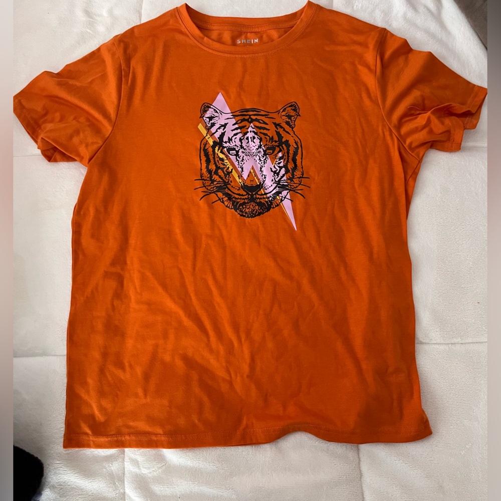 SHEIN basic orange tee